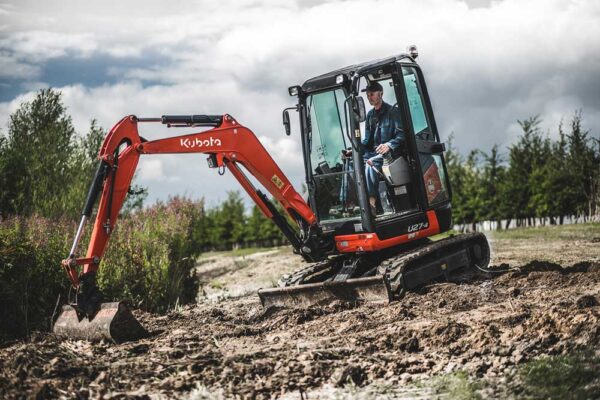 Kubota-U27-4